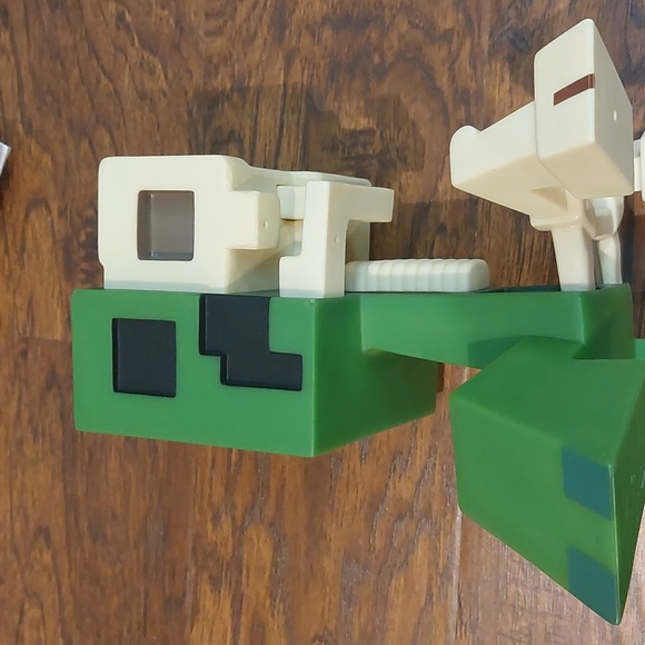 Minecraft bundle - Picture 5 of 7